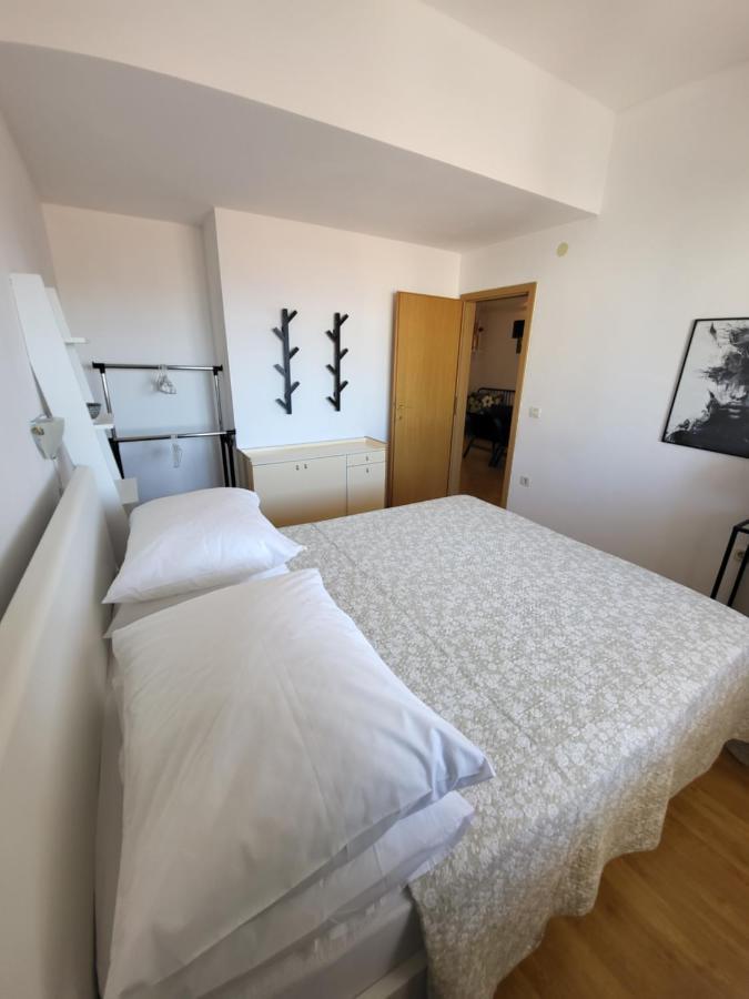 Apartmani Nikmar Makarska Exteriör bild